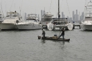 Pescatori tradizionali fra moderni yacht